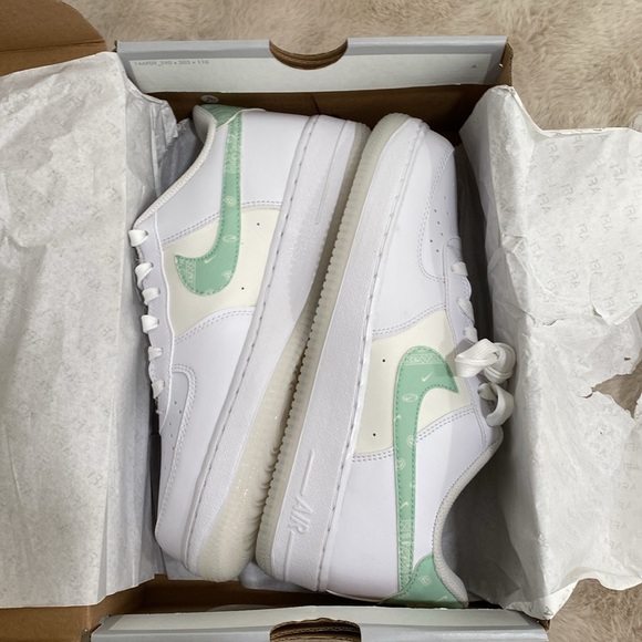 🆕 NIKE Air Force 1 LV8 GS Casual Sneaker White/Phantom/Mint Foam Low Cut Unisex - Picture 14 of 15